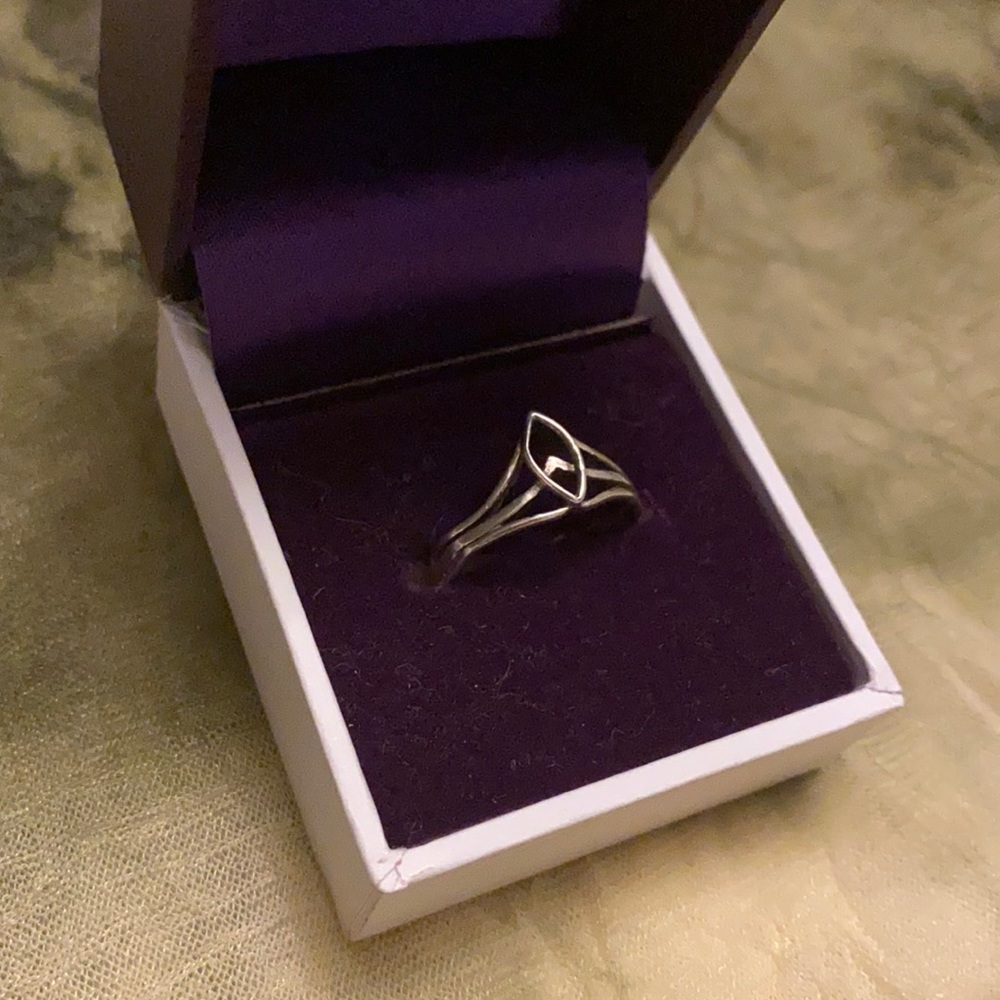Silver ring - Picture 3 of 14